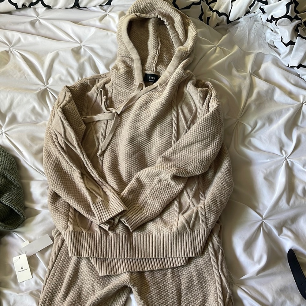 Vici hooded sweater and matching pants set.